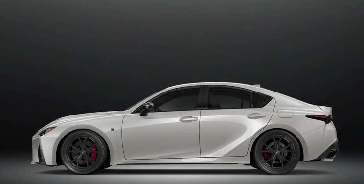 雷克萨斯IS500终极版官图曝光：5.0L V8引擎震撼登场
