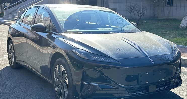 红旗天工05性能版申报：双电机爆340千瓦 剑指Model 3高性能版