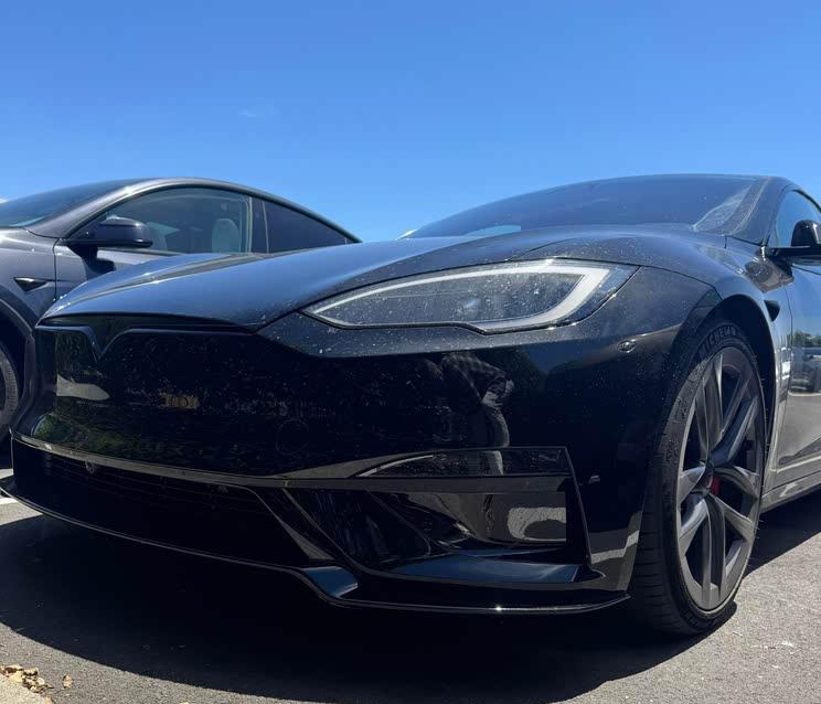 特斯拉Model S Plaid实车曝光：屏幕换挡保留 外观更激进