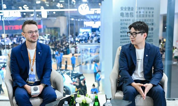粤港澳大湾区车展直击：对话上汽大众高层范必欧、李俊
