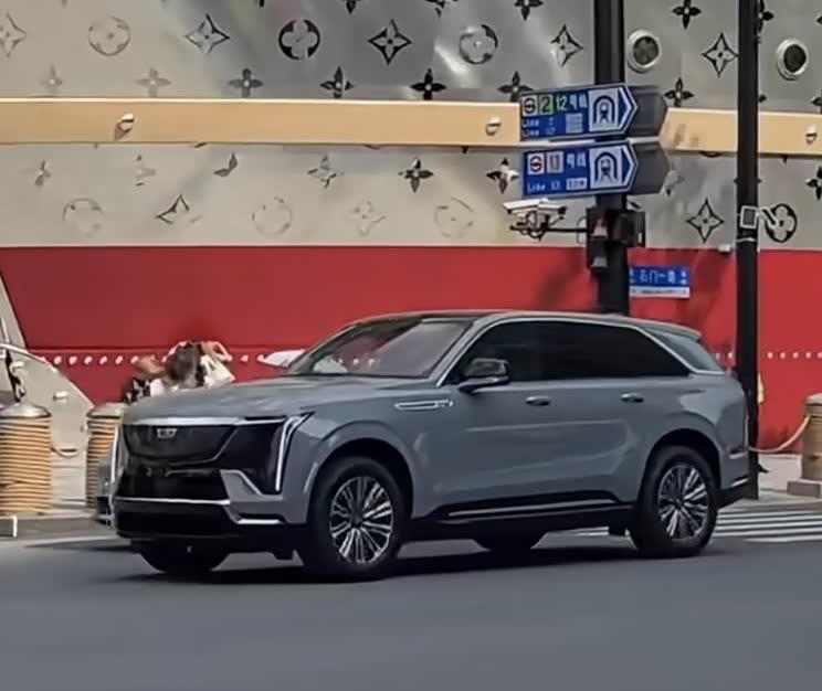 气场全开！凯迪拉克ESCALADE IQ电动巨无霸国内首秀