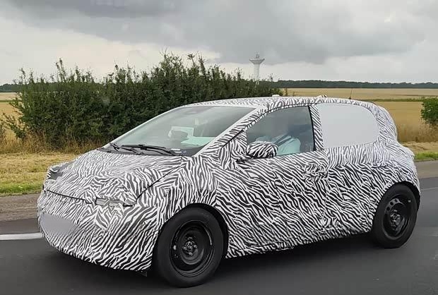 雷诺Twingo EV量产版谍照曝光：2026年上市 萌趣小车引期待