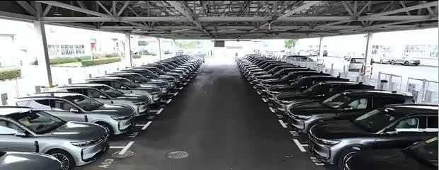 岚图汽车正式接手武汉云峰工厂 将投产多款新能源车型