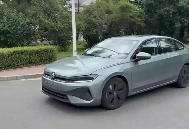 全新速腾L实车再曝光：车身加长轴距未变，一汽-大众新作引期待