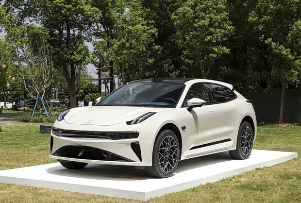 极氪全系升级：Thor-U芯片+900V架构 金砖电池版本震撼登场