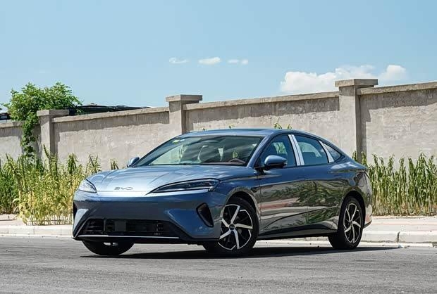 比亚迪海豹07 DM-i改款曝光：前脸微调+激光雷达上车 现款13.98万起