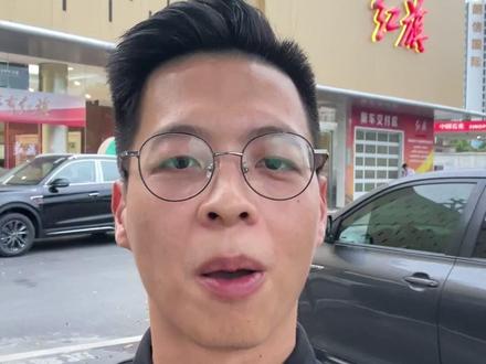试驾就送红旗检阅车模型！探店新款红旗HS5，价格惊喜有点多 #红旗荣耀 #红旗HS5 #豪华不妥协买它不纠结