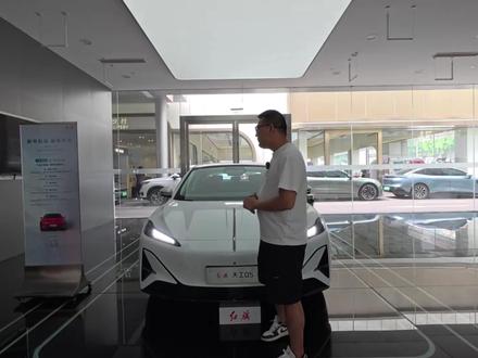 纯电中型车又来一个狠角色！后驱462马力4.8秒破百 #红旗天工05#天府之约天工作美 #红旗天工搭载900V平台新车型 #总有一抹红守护千万家 #红旗天工06