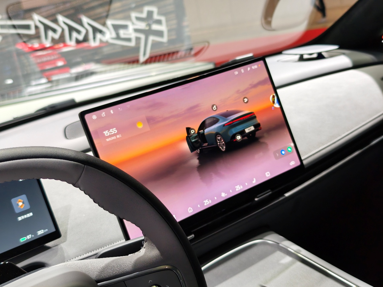 汽车的方向盘
AI 生成的内容可能不正确。