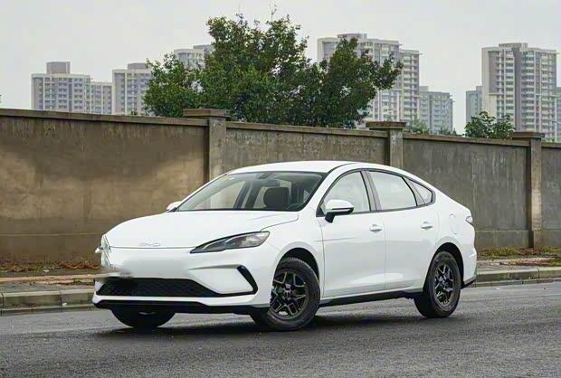 比亚迪海豹05 DM-i 2026款发布：续航升级，售价7.98万起