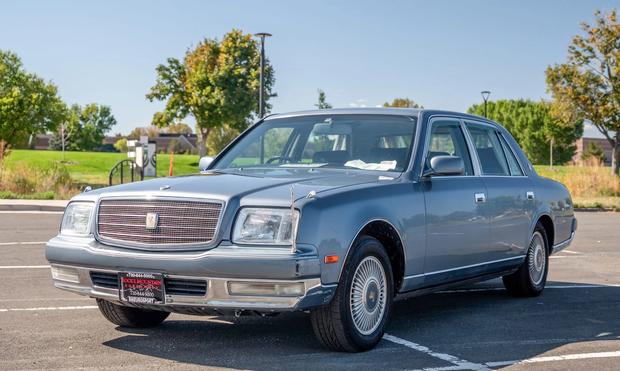 预算相同：选三缸日系小车还是V12日系豪车？