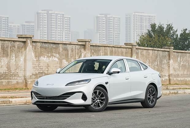 2026款海豹06 DM-i上市 起售价9.68万元/综合续航超1400km