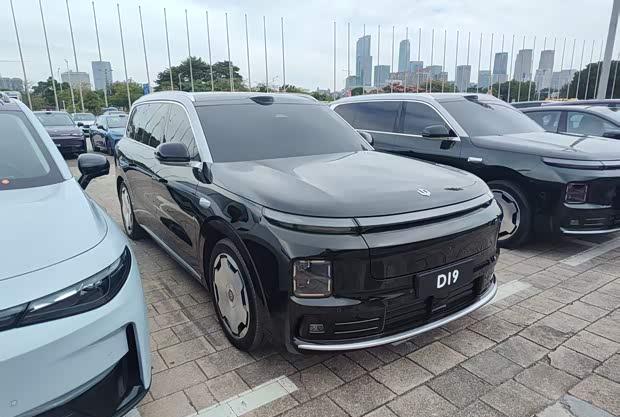 零跑D19亮相广州车展 旗舰SUV首度曝光