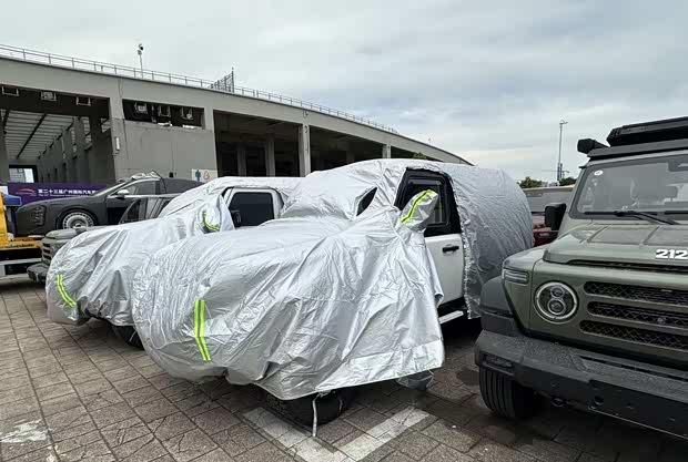 212 T01 60周年纪念版亮相广州车展