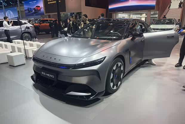 星途ES HERO惊艳亮相2025广州车展