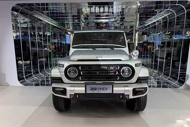 2025广州车展：212 T01插混版首发 动力选择更丰富