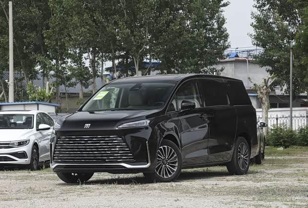 别克GL8陆尚限时优惠来袭 多重权益价值超3万