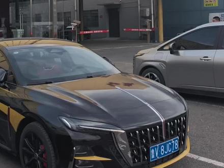 红旗现在做的非常棒，选择的人也很多，去看了看HS6混动，真不错。#红旗HS6PHEV上市 #大五座新标杆   #新一代的红旗更好的大五座  #红旗HS6PHEV万人交付