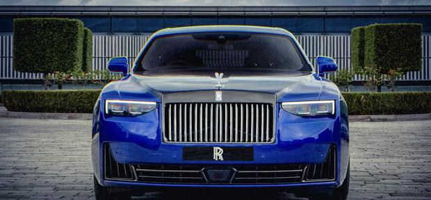 暗夜魅影：劳斯莱斯Black Badge古思特高定版亮相