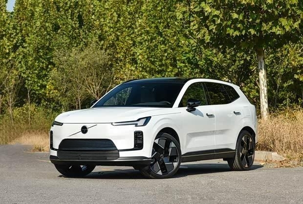 沃尔沃11月在华销量公布：新能源车型同比激增三成