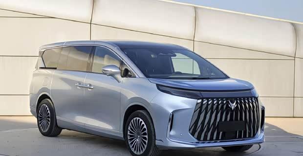 极狐全新大型MPV申报图曝光 搭载增程系统