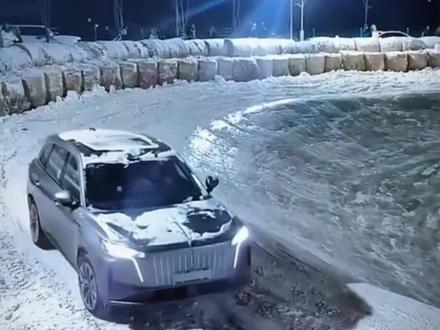 零下20℃剩3%电！红旗HS6干到218km/h刷冰锅 #这是我看过最猛的刷冰锅了
#红旗HS6成功挑战2026第一冰锅 #真实生活分享计划  #红旗hs6phev #冰锅