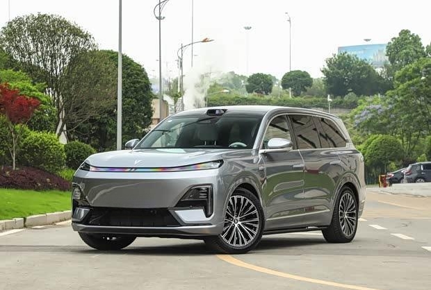 深蓝S09迎来OTA升级 新增DLNA投屏等多项功能