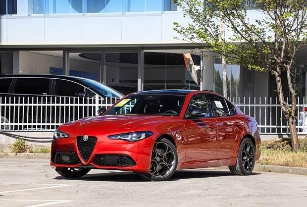 阿尔法·罗密欧产品线全面革新，新一代Giulia与Stelvio延至2028年发布