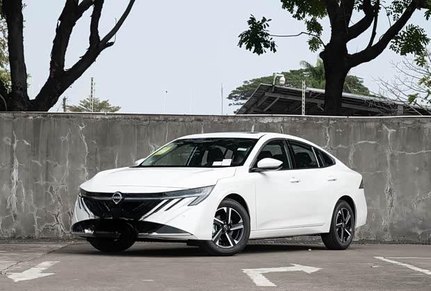 全新日产轩逸到店实拍 双联屏内饰科技感提升