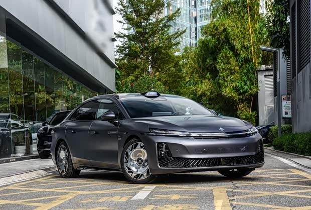 华为智驾/三电机加持 昊铂A800四款配置开启盲订