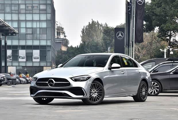 奔驰多款车型价格调整 C级/GLC等最高优惠近7万元