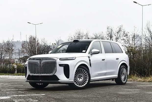 岚图泰山首次OTA升级上线 智能座舱与辅助驾驶全面进化