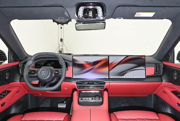 极氪8X内饰首发：运动科技豪华兼备 二季度上市