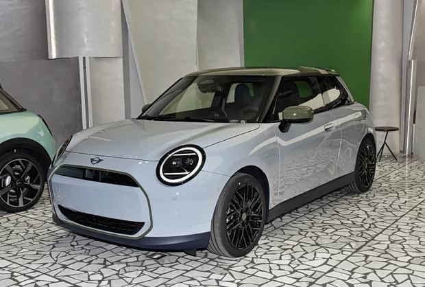 电动MINI COOPER PAUL SMITH联名款上市 售21.78万元起
