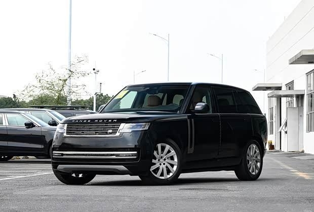 2026款路虎揽胜与卫士同步上市 售价68.99万元起