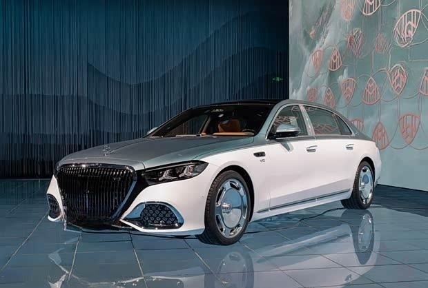 全新迈巴赫S级亮相 智能科技重塑豪华出行