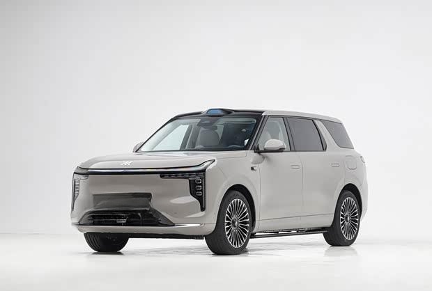 智己LS8预售开启：25.98万元起，配四轮转向与空悬，续航430km