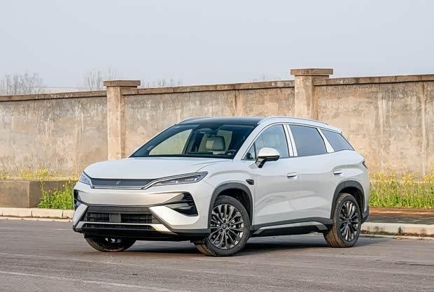 比亚迪宋Ultra EV发布：激光雷达加持 续航达710km