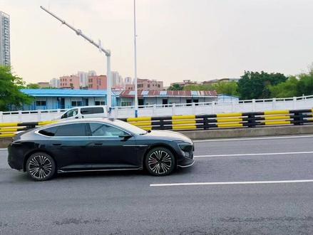 这飞坡什么级别 #新阿维塔12上市 #50万内豪华轿车首选#都是好车 #可惜你不开阿维塔12