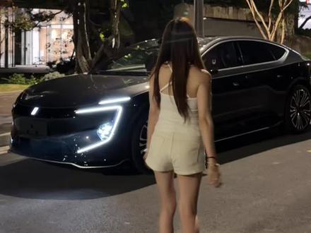 #可惜你不开阿维塔12 下班 不然你就可以感受皇室贵族的奢华座驾#新阿维塔12