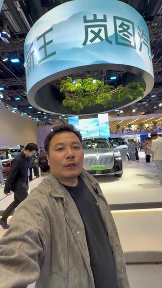 不是大车不好开，尤其是掉头和泊车，当你的车有了华为乾崑ADS的加持，那么一切就是那么从容与洒脱#买车就买乾崑智驾 、 #好车先配乾崑智驾、#岚图梦想家