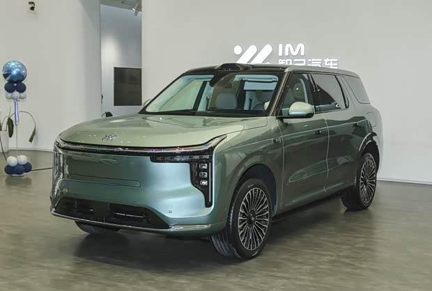 智己LS8首发：800V增程+线控底盘，26万起重塑中大型SUV市场