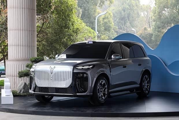 岚图泰山X8预售在即 搭载激光雷达/大五座设计