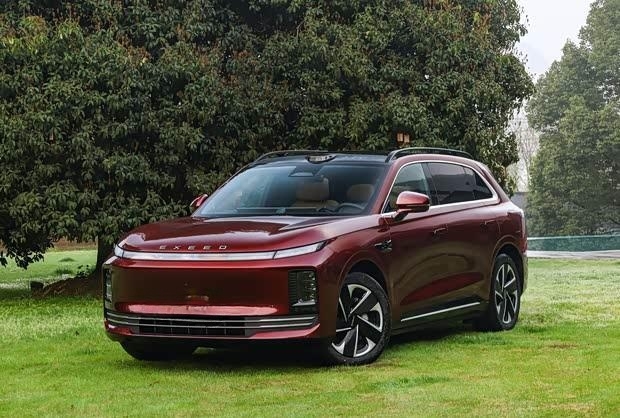 星途EX7双动力上市 19.49万起享置换价 配30英寸6K大屏