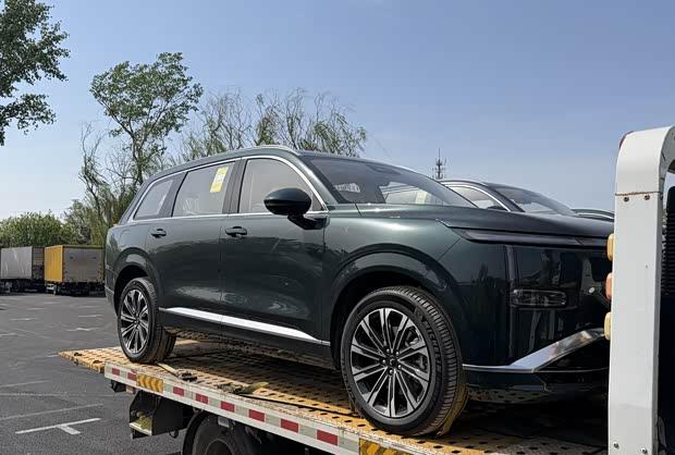 2026北京车展探馆：五菱星光L首发 插混动力配六座