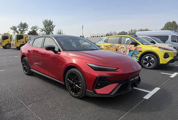 2026北京车展前瞻：长安UNI-V混动版实拍图曝光