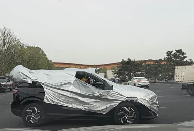 2026北京车展前瞻：红旗E-HS4纯电SUV亮相展馆