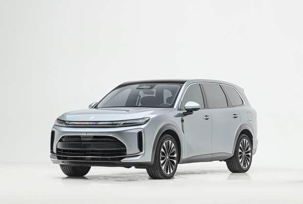 华境S内饰首发：全系搭载华为乾崑智驾 4月7日预订开启