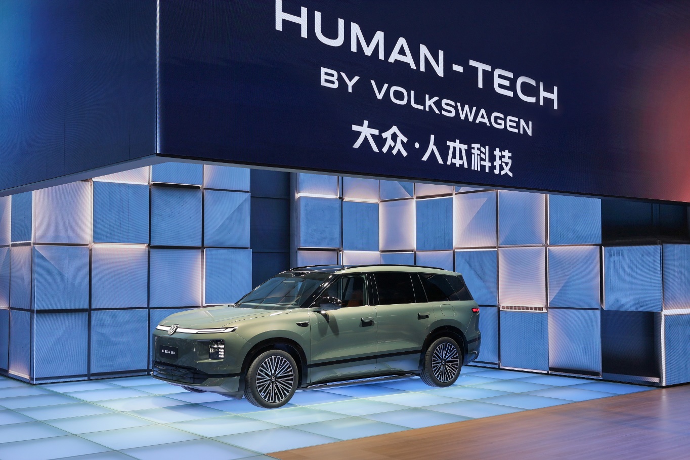 LCQ_6201_4314065408-rp4530346642-opq4530884576