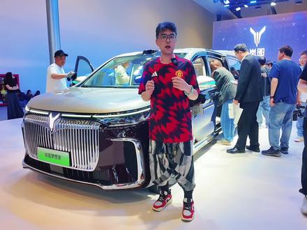 华为乾崑北京车展秀实力 很多人买MPV呢，绝对是为了家庭出行考虑了，岚图梦想家不仅拥有绝对领先的超大空间和舒适配置，其搭载的华为乾崑智驾ADS的可靠安全，更是成为很多家庭的考虑首选。#买车就买乾崑智驾 
#好车先配乾崑智驾
#岚图梦想家#2026北京车展